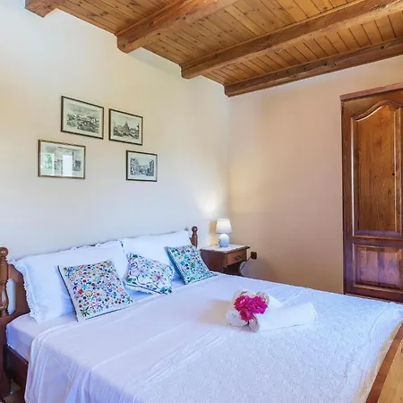 Beautiful In Pula With Kitchen Hébergement de vacances *