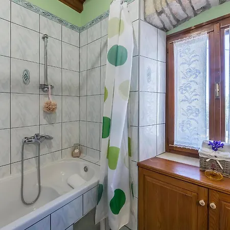 Beautiful In Pula With Kitchen Hébergement de vacances *